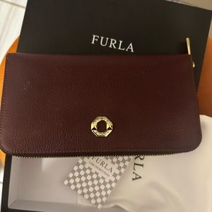 Furla zip wallet